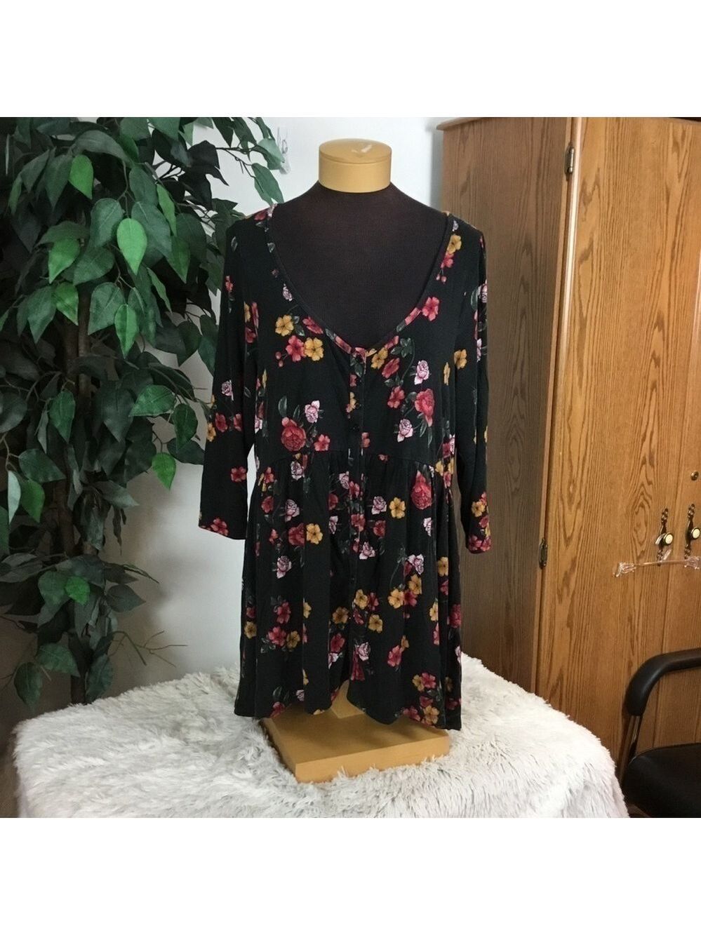 TORRID Size 1 black floral button down baby doll style 3/4 sleeve 🔝